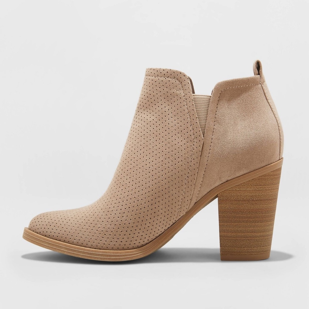 Avalyn Microsuede Laser Cut Bootie💕NIB💕 - Picture 2 of 3